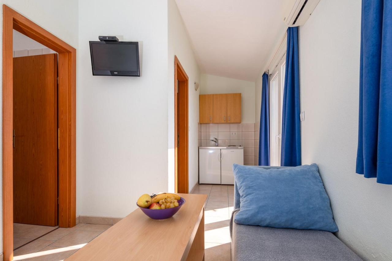 Apartments & Restaurant Galeb Marusici  Exterior photo